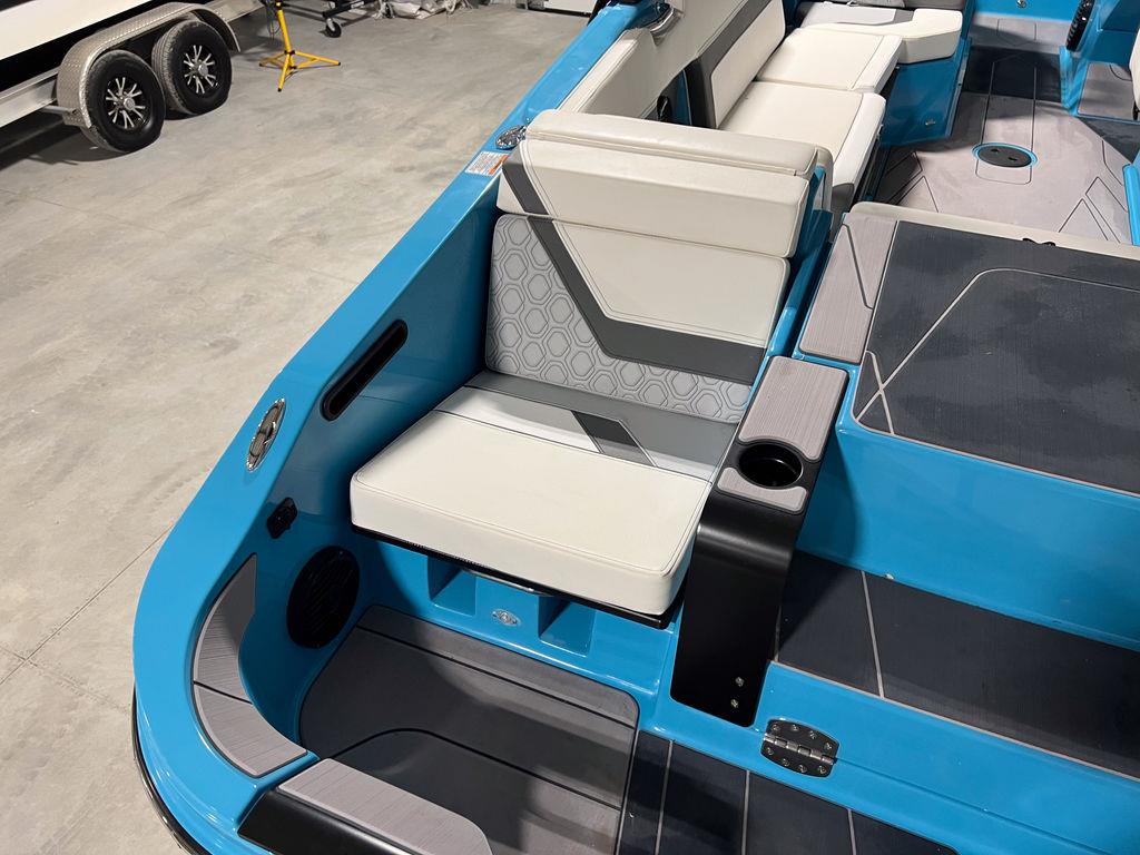 2023 Heyday Wake Boats H22