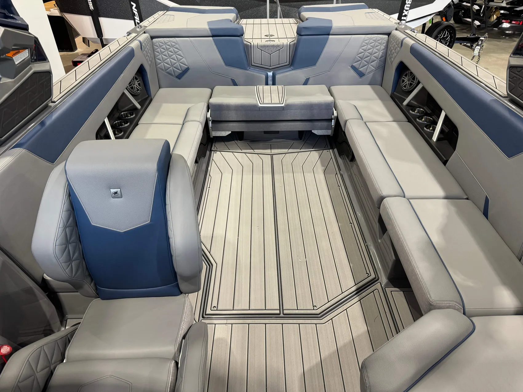 2025 Nautique GS24