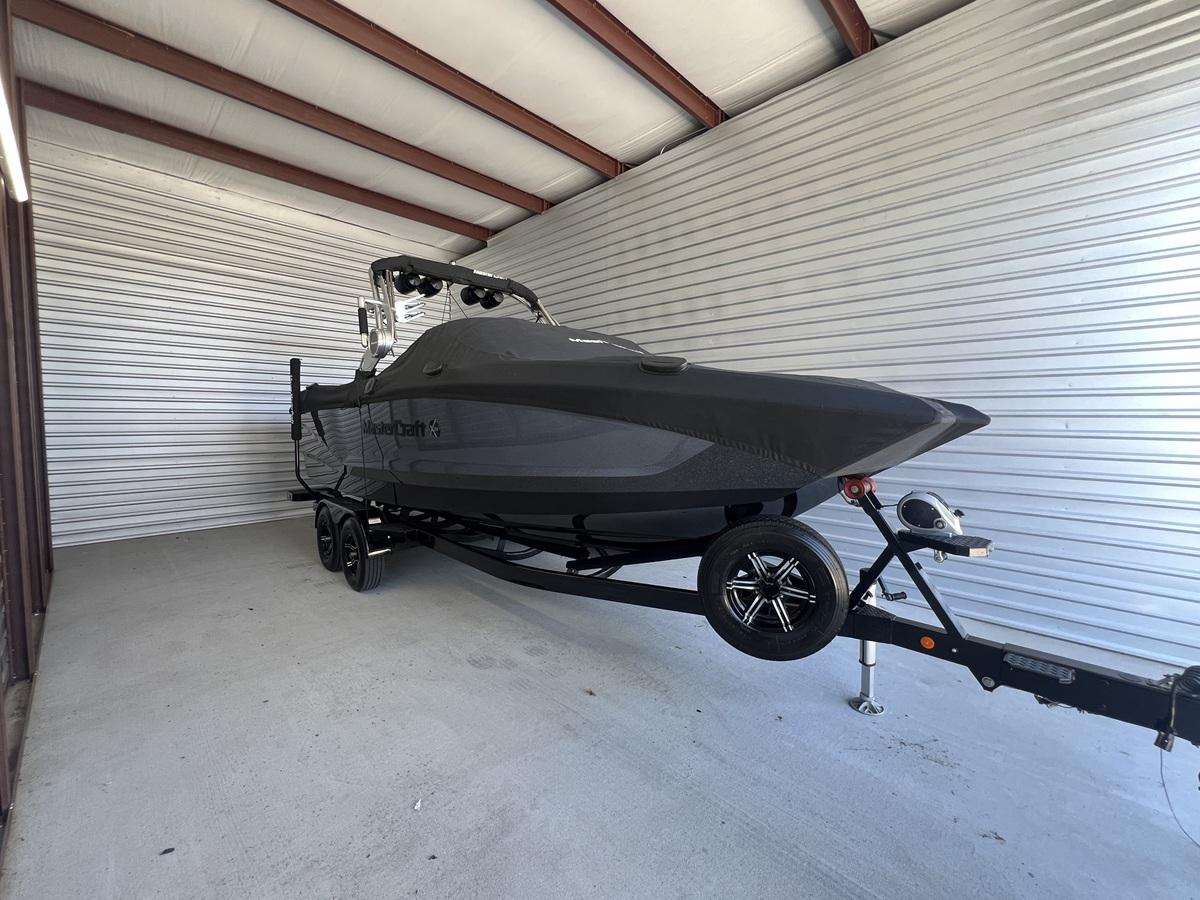 2021 MasterCraft X24