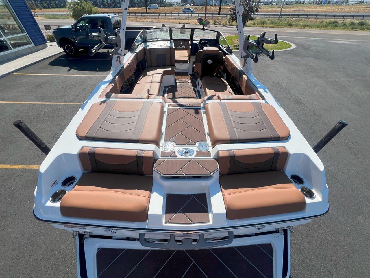 2025 Malibu 23 LSV