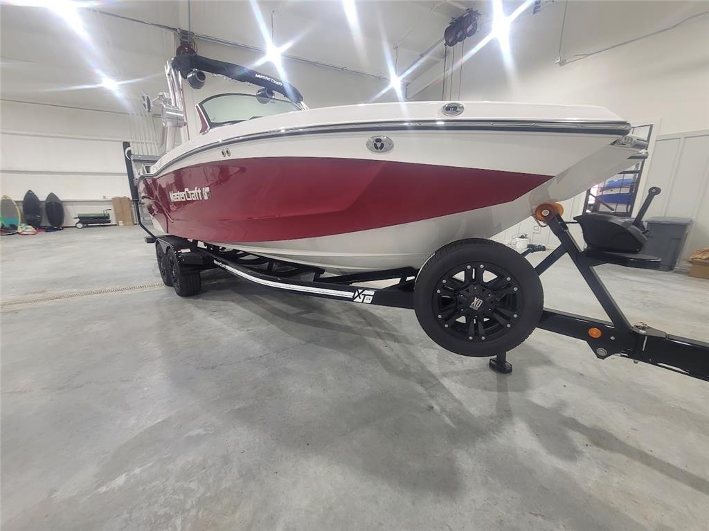 2024 MasterCraft XT24