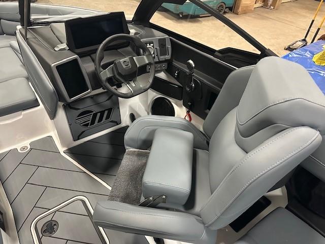 2024 Malibu Wakesetter 23 LSV -Pending Deal