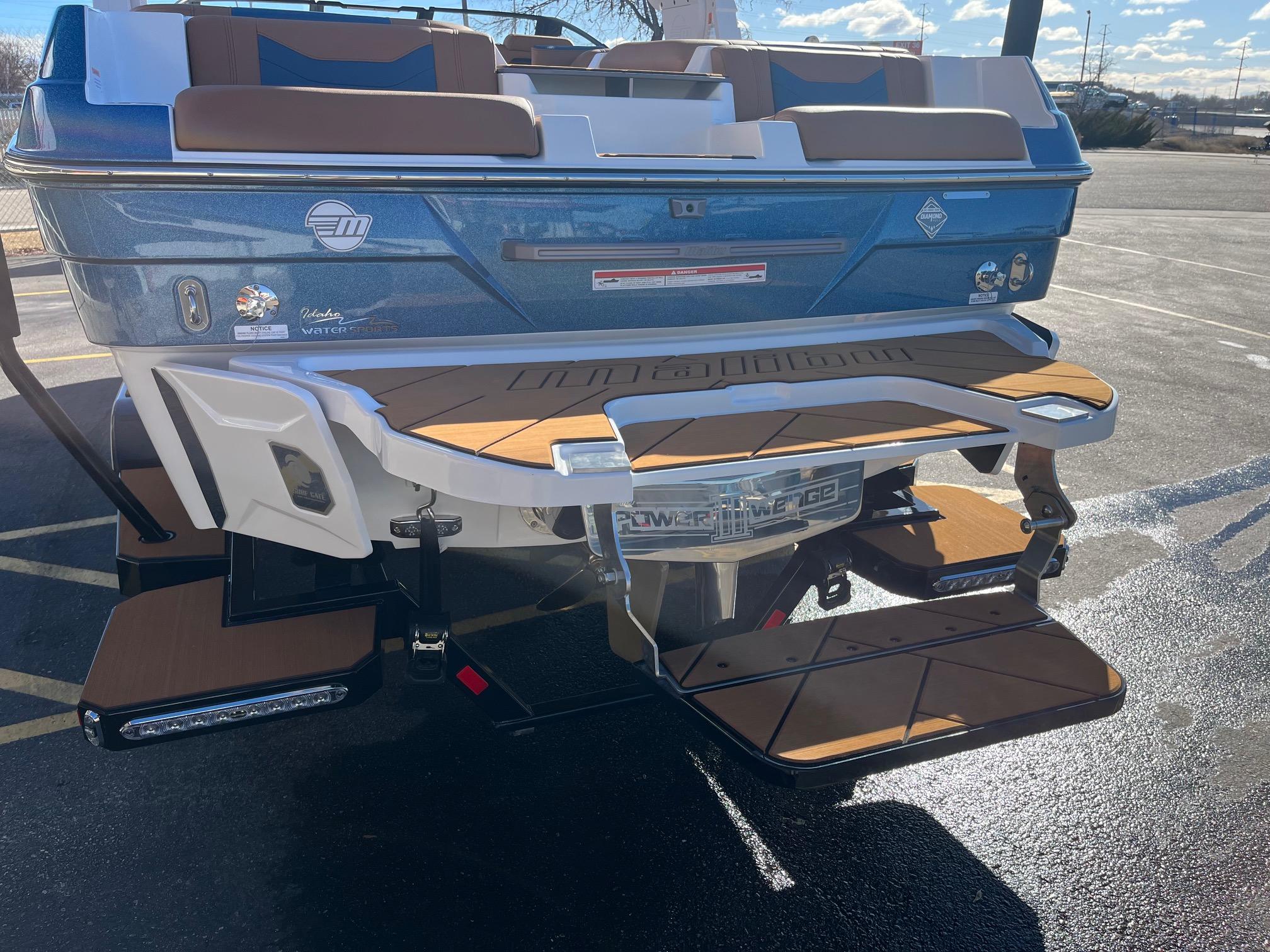 2025 Malibu 25 LSV