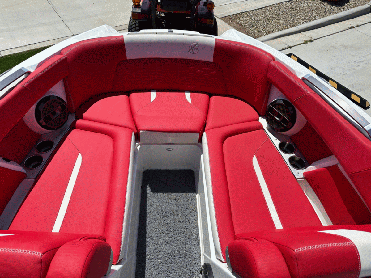 2019 MasterCraft X24