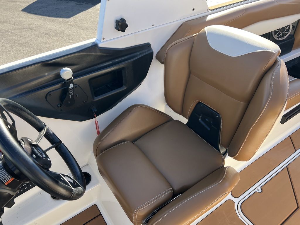 2020 Axis Wake Research A24