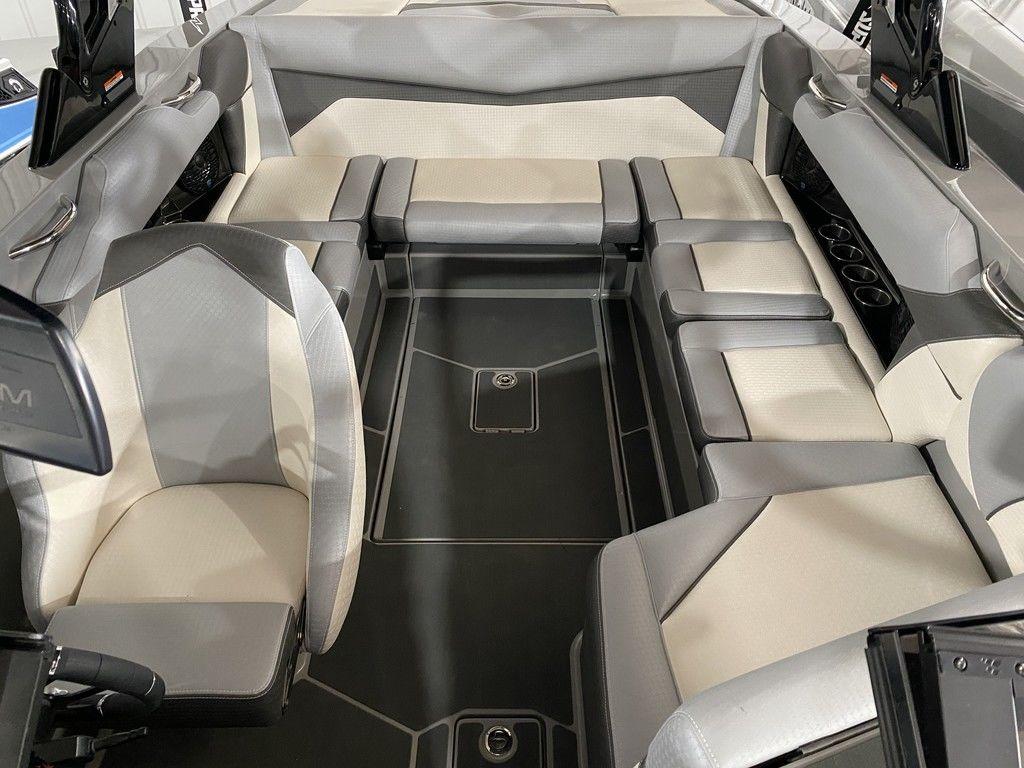 2025 Supreme Boats S220