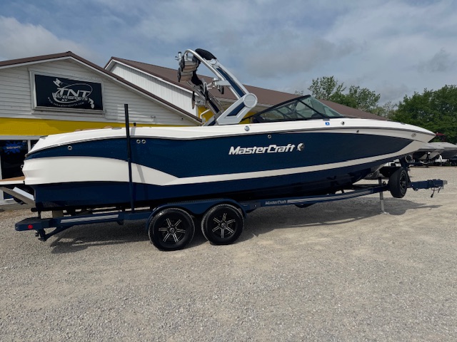 2022 MasterCraft X26 **LIKE NEW ONLY 61 HOURS!!**