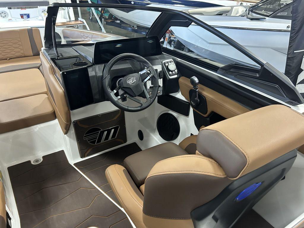 2025 Malibu 24 MXZ