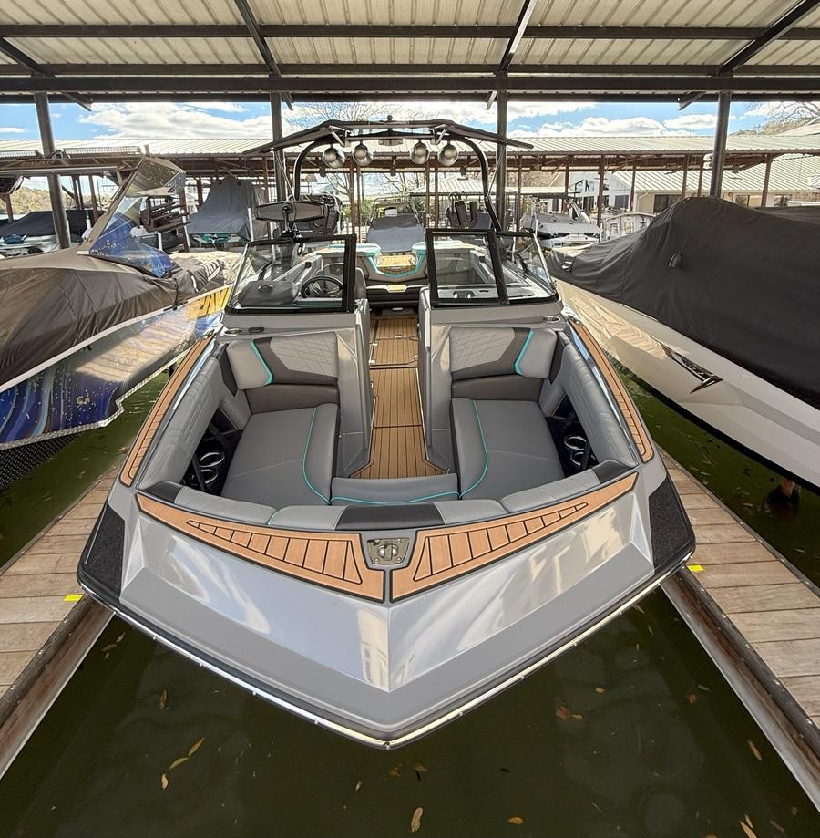 2021 G23 NAUTIQUE with thrusters