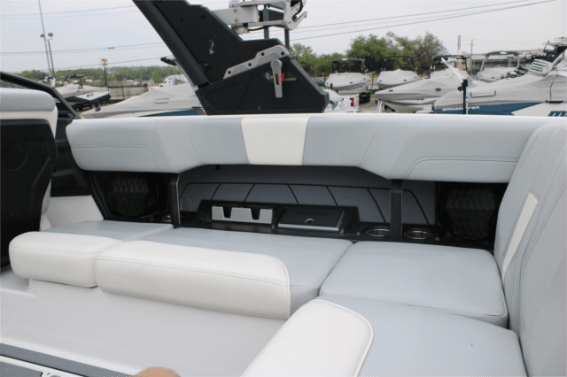 2022 Malibu 23 LSV
