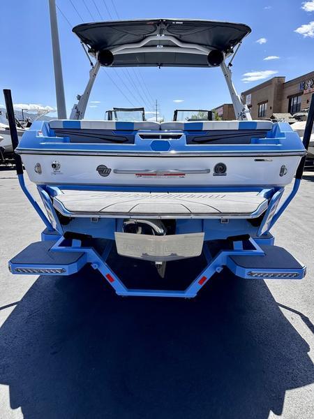 2024 Malibu 21 LX