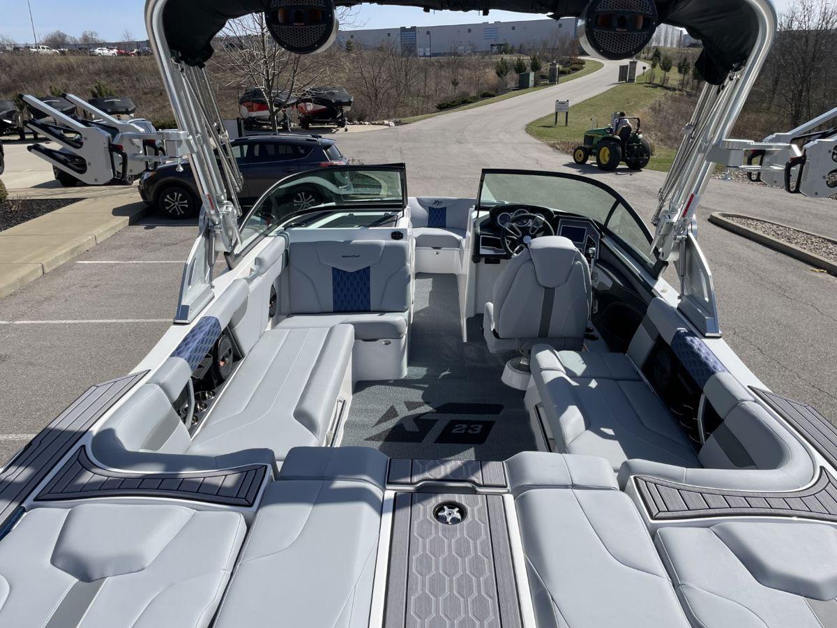 2023 MasterCraft XT23