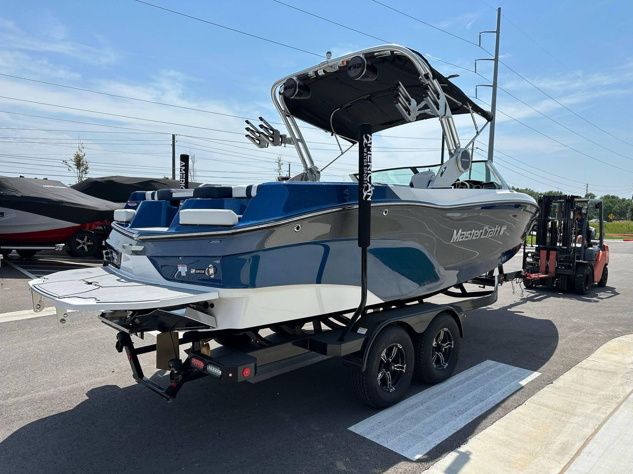 NEW 2024 MasterCraft XT22