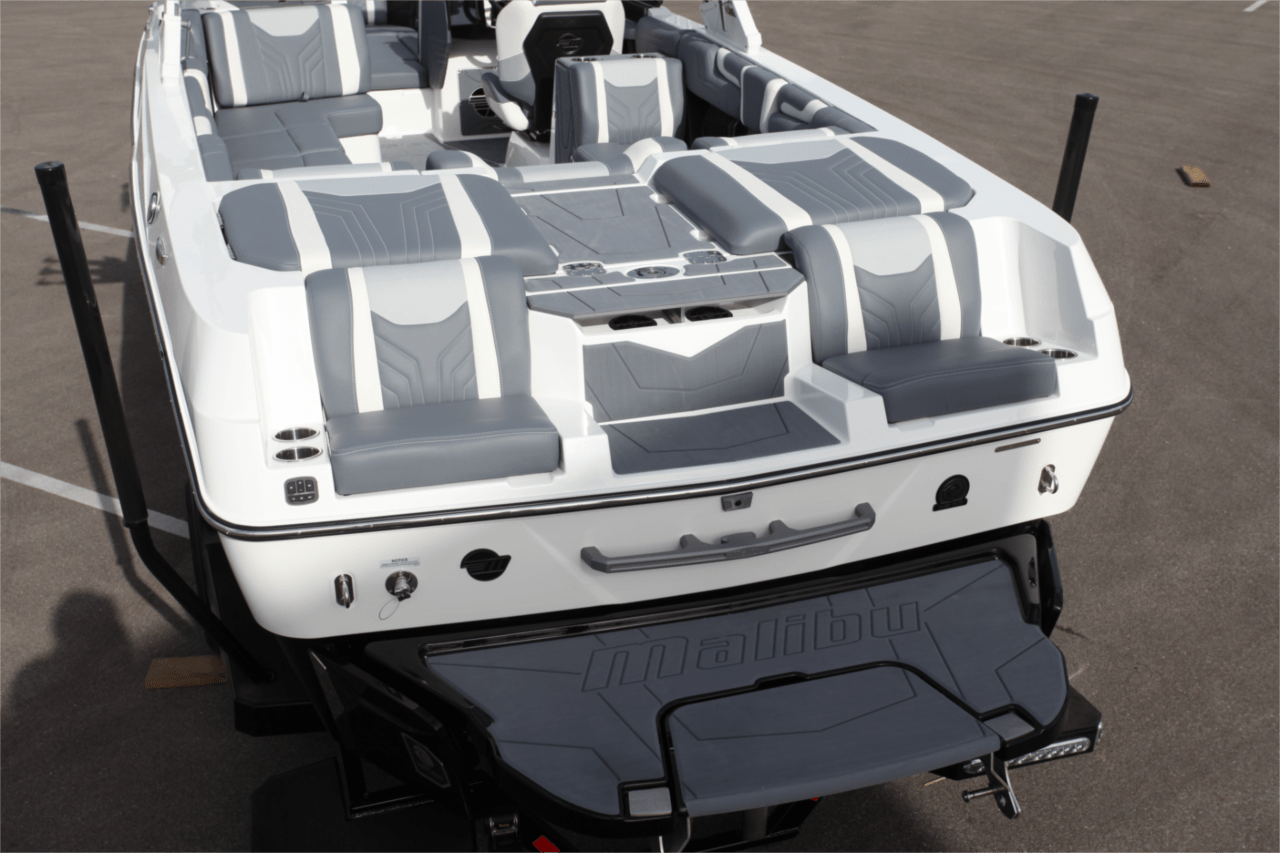 2025 Malibu 25 LSV