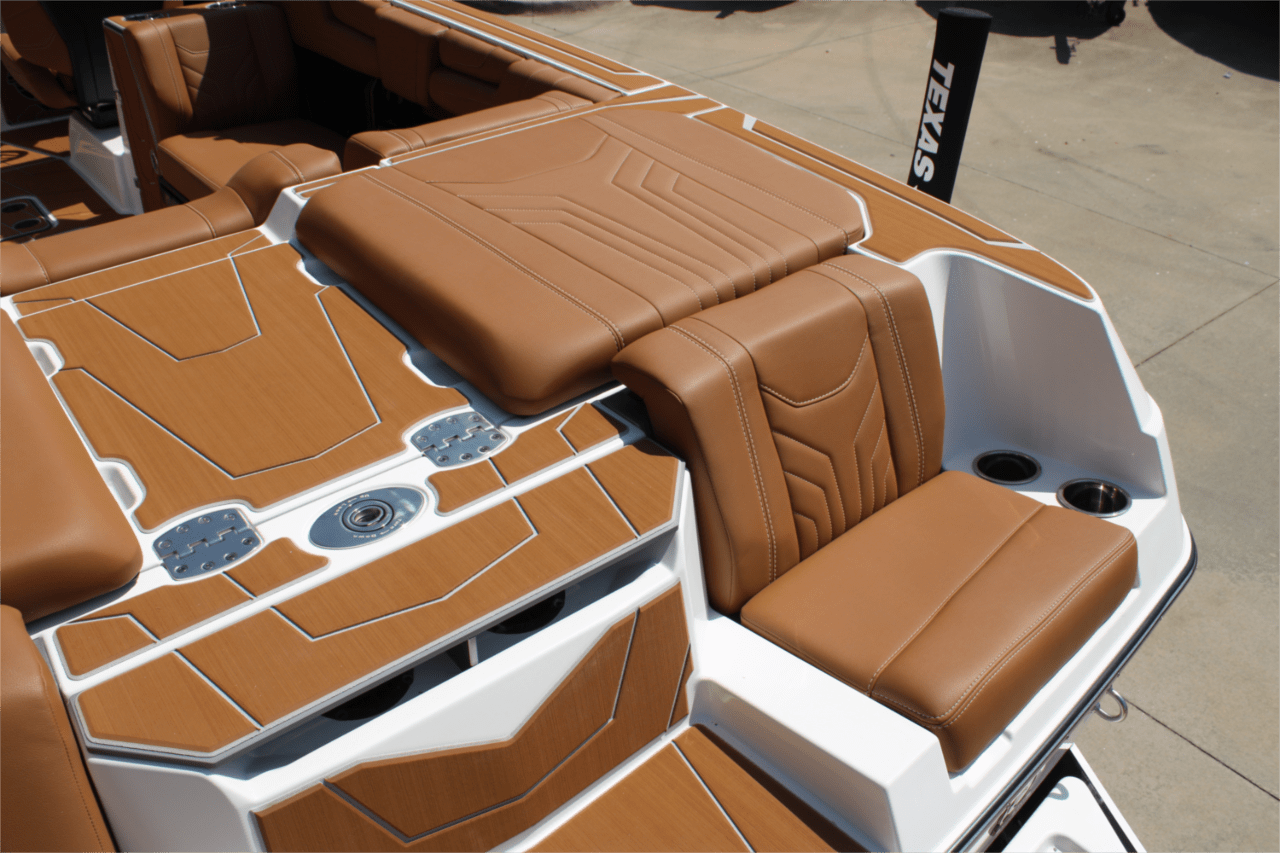 2025 Malibu 25 LSV