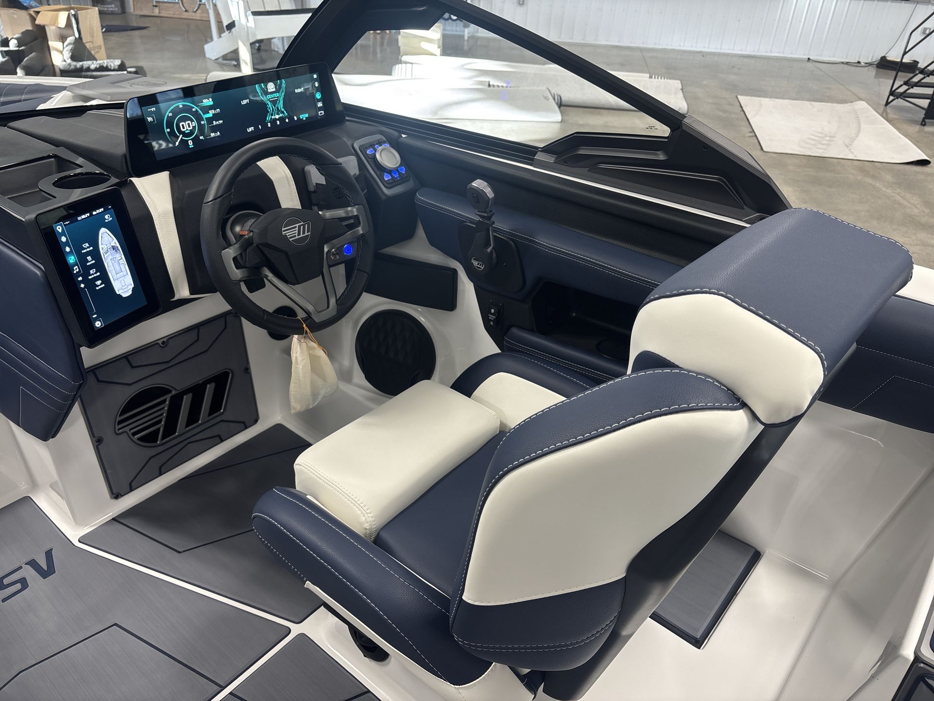 2025 Malibu 25LSV
