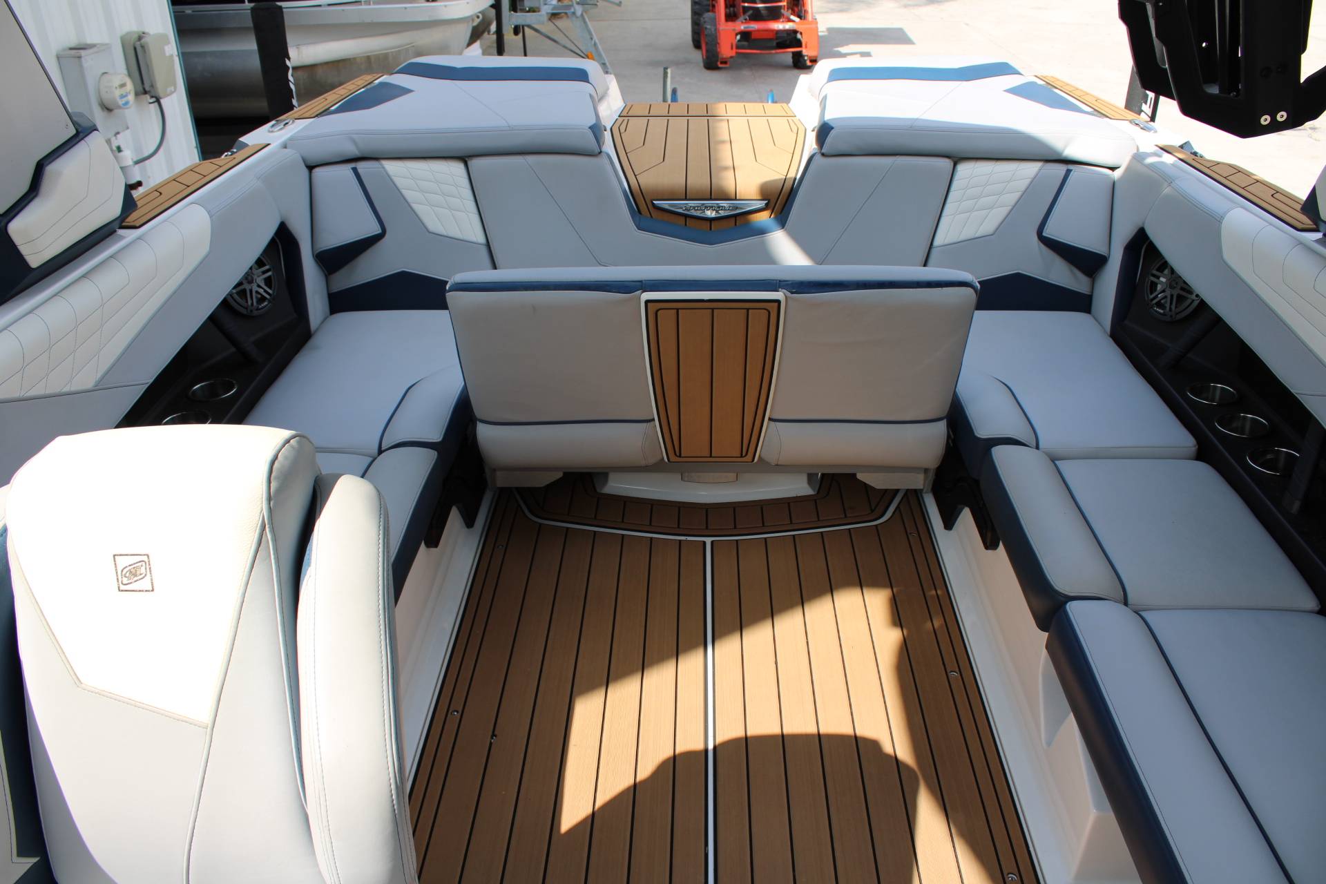 2022 Nautique S23
