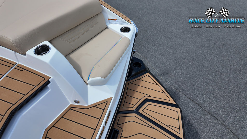 2025 Nautique G23