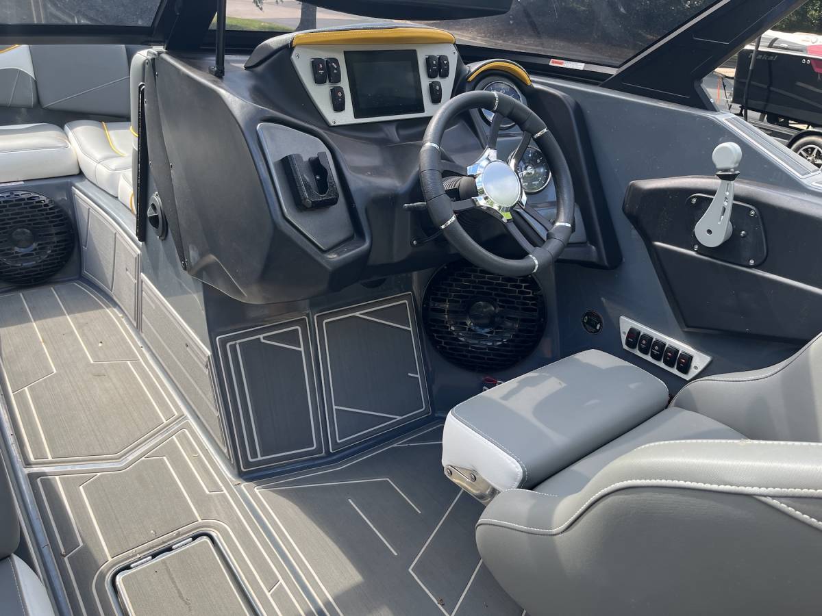 2021 Supreme ZS232