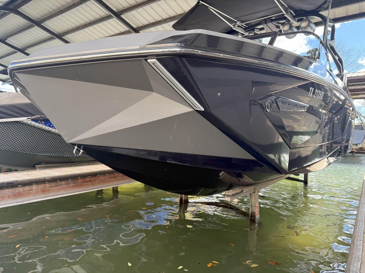 2021 G23 NAUTIQUE with thrusters