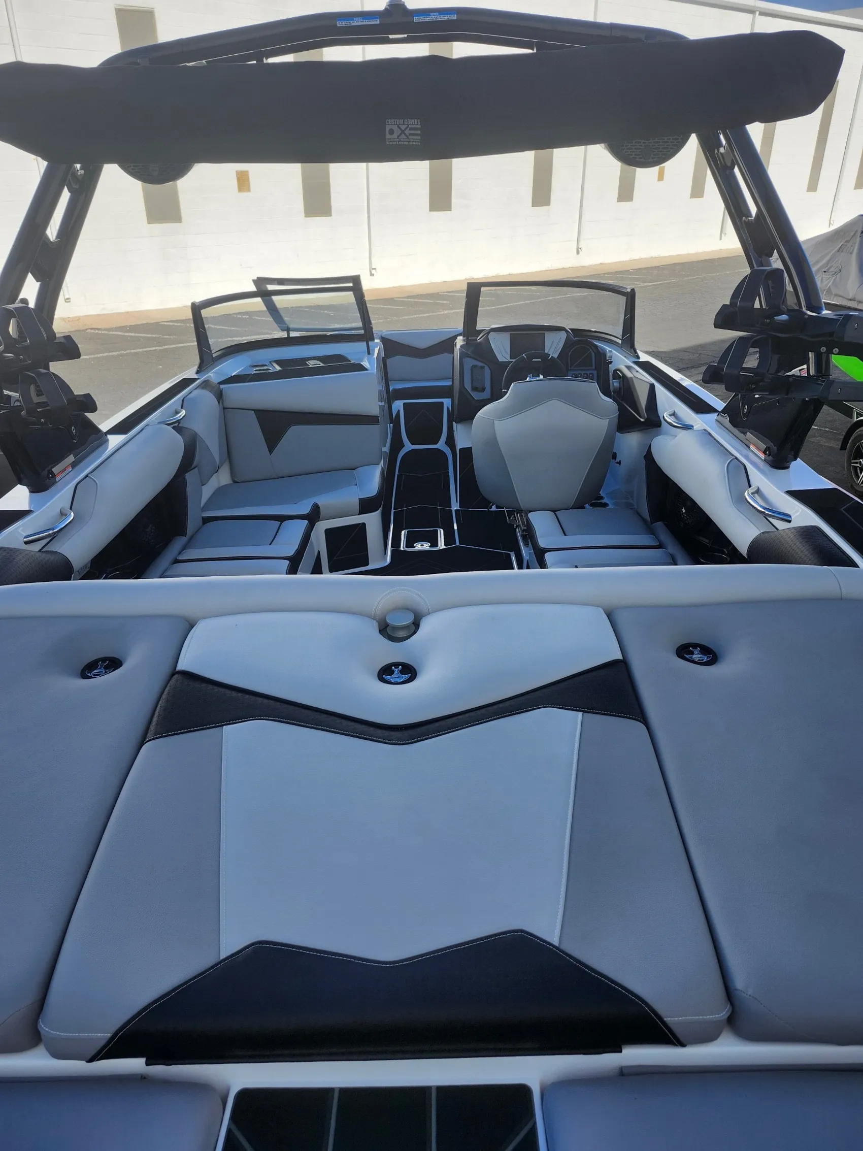 2025 Supreme S220