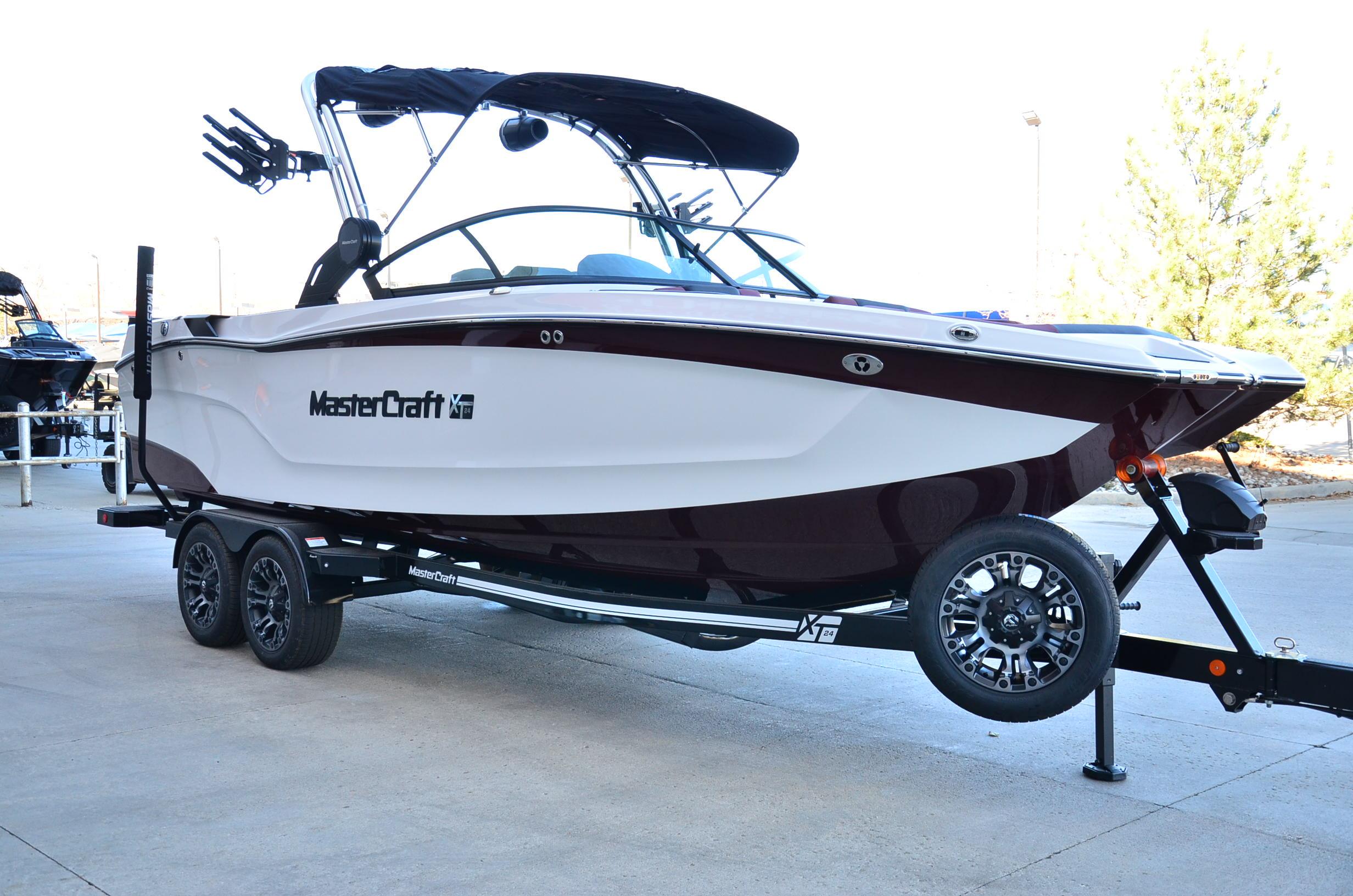 2024 MasterCraft XT24 w/ Ilmor 6.2! LOADED. Model Year End Clearance Priced!