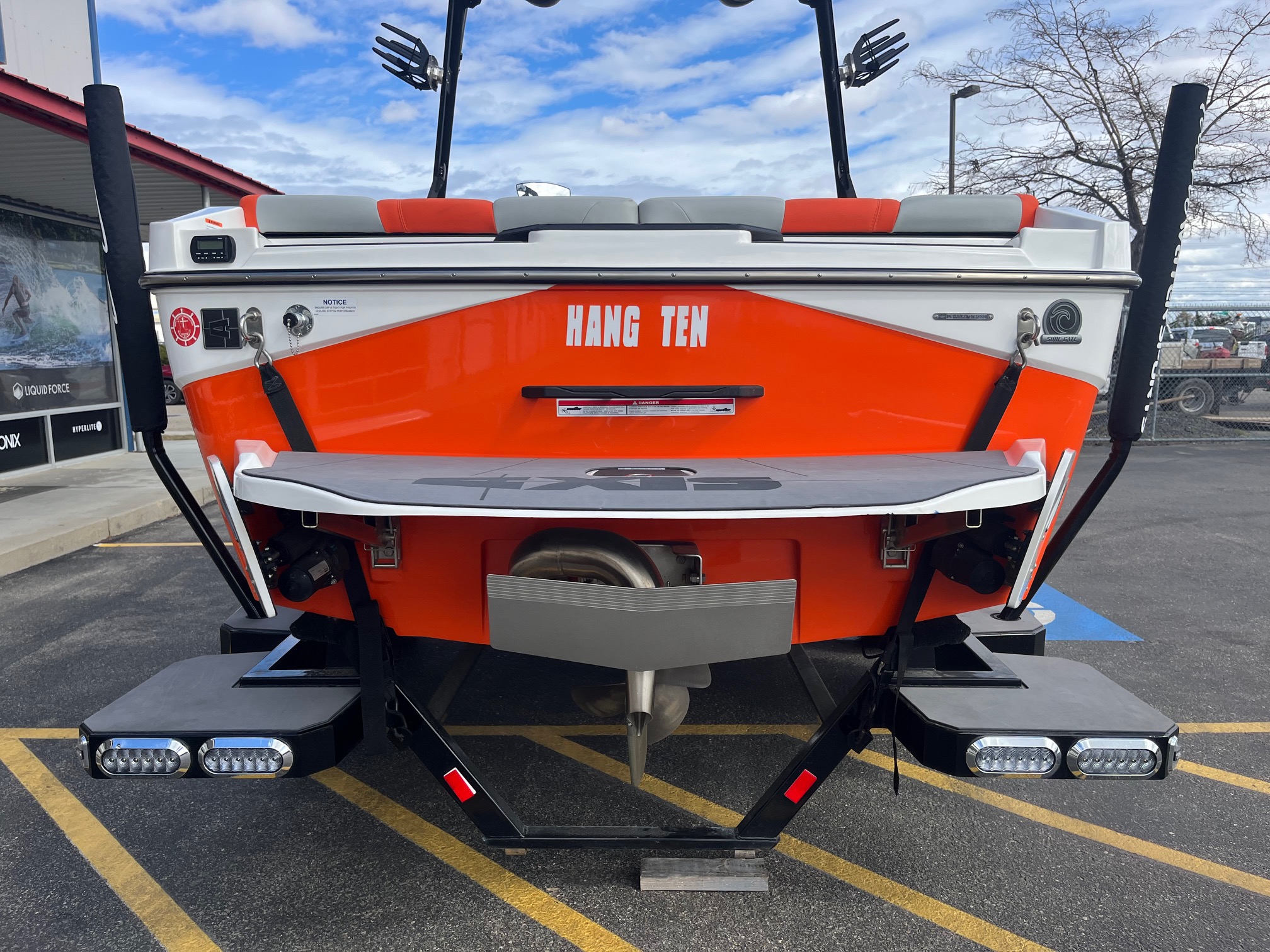 2022 Axis T220