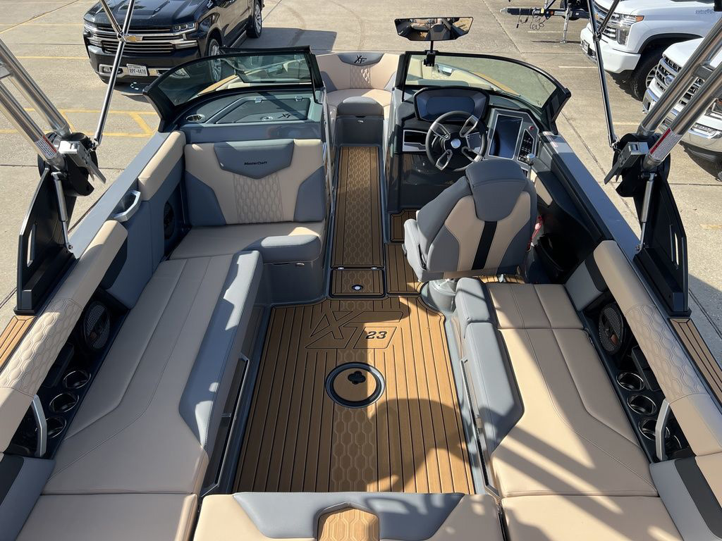 2024 MasterCraft XT23