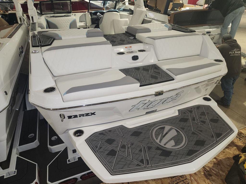 boat.Title