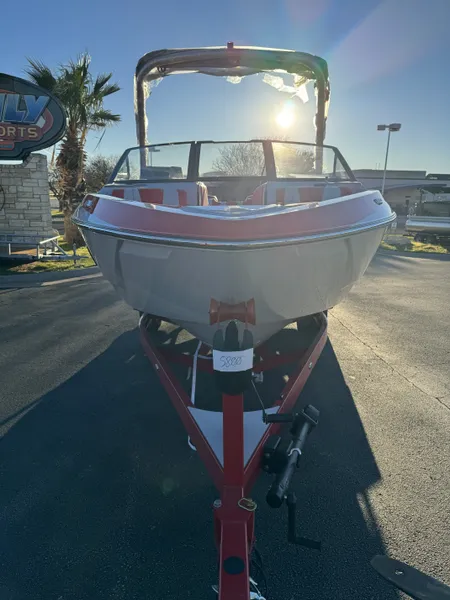 New 2024 Malibu 22 LSV