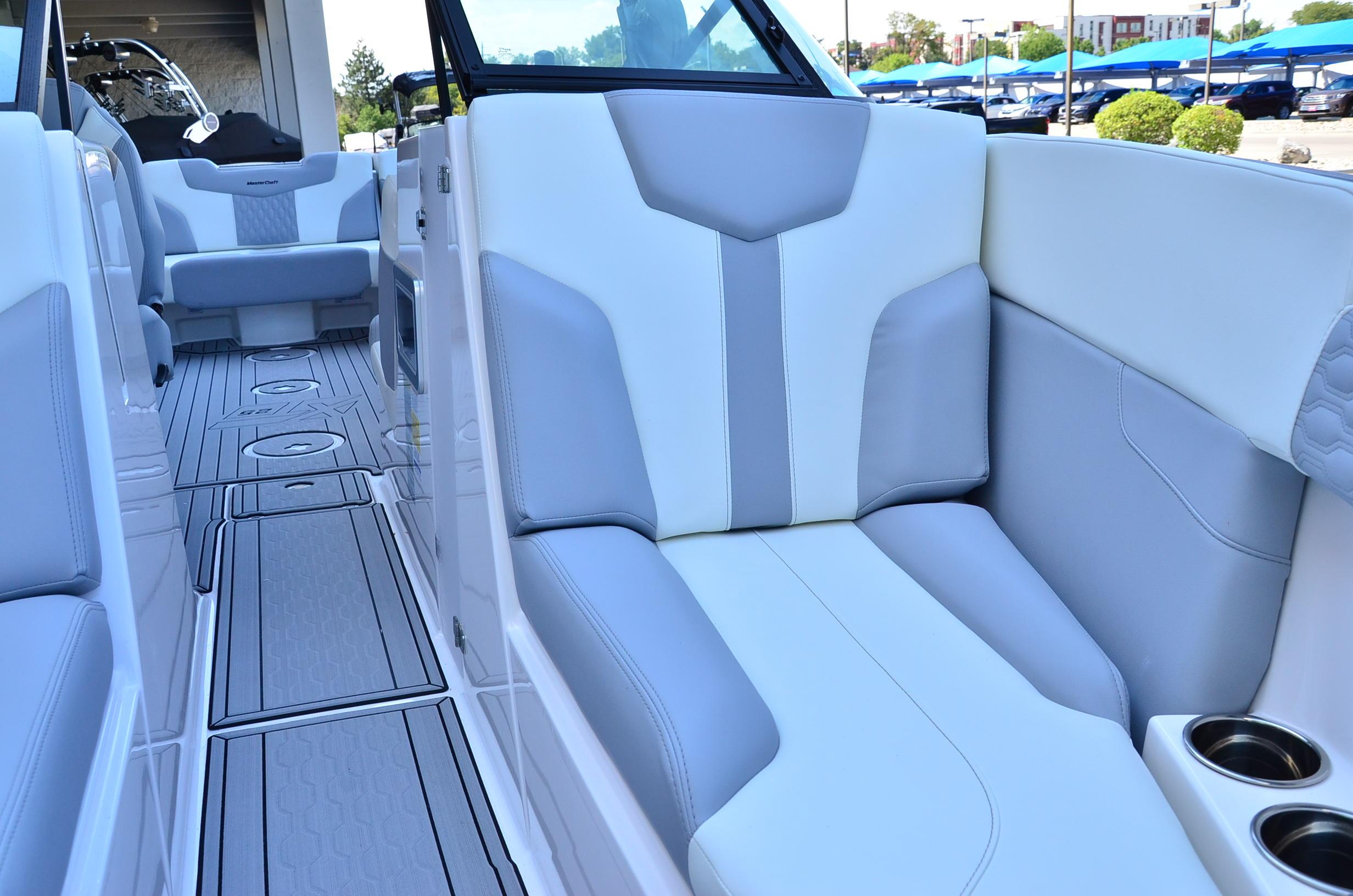 2024 MasterCraft XT25 – LOADED! Model Year End Sale! LOWEST PRICED XT25 IN THE COUNTRY!