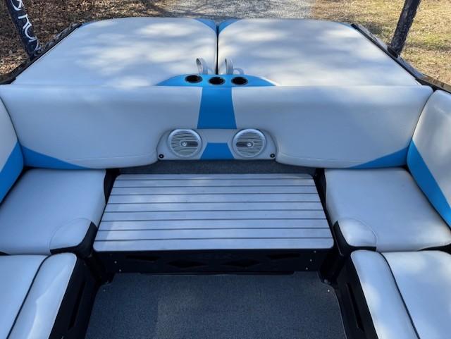 2012 Axis A22 Vandall