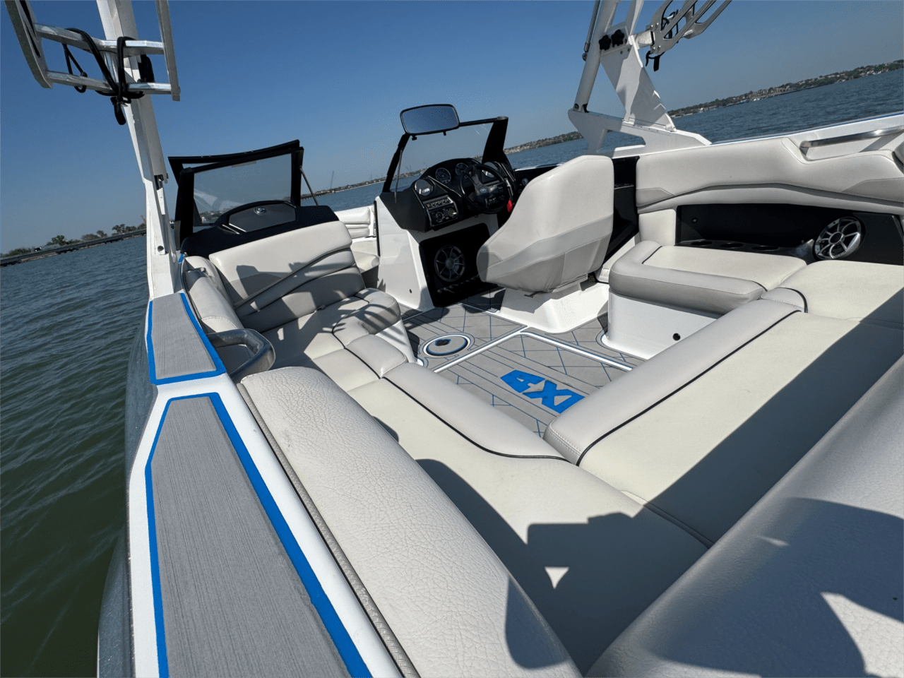2015 Axis A22