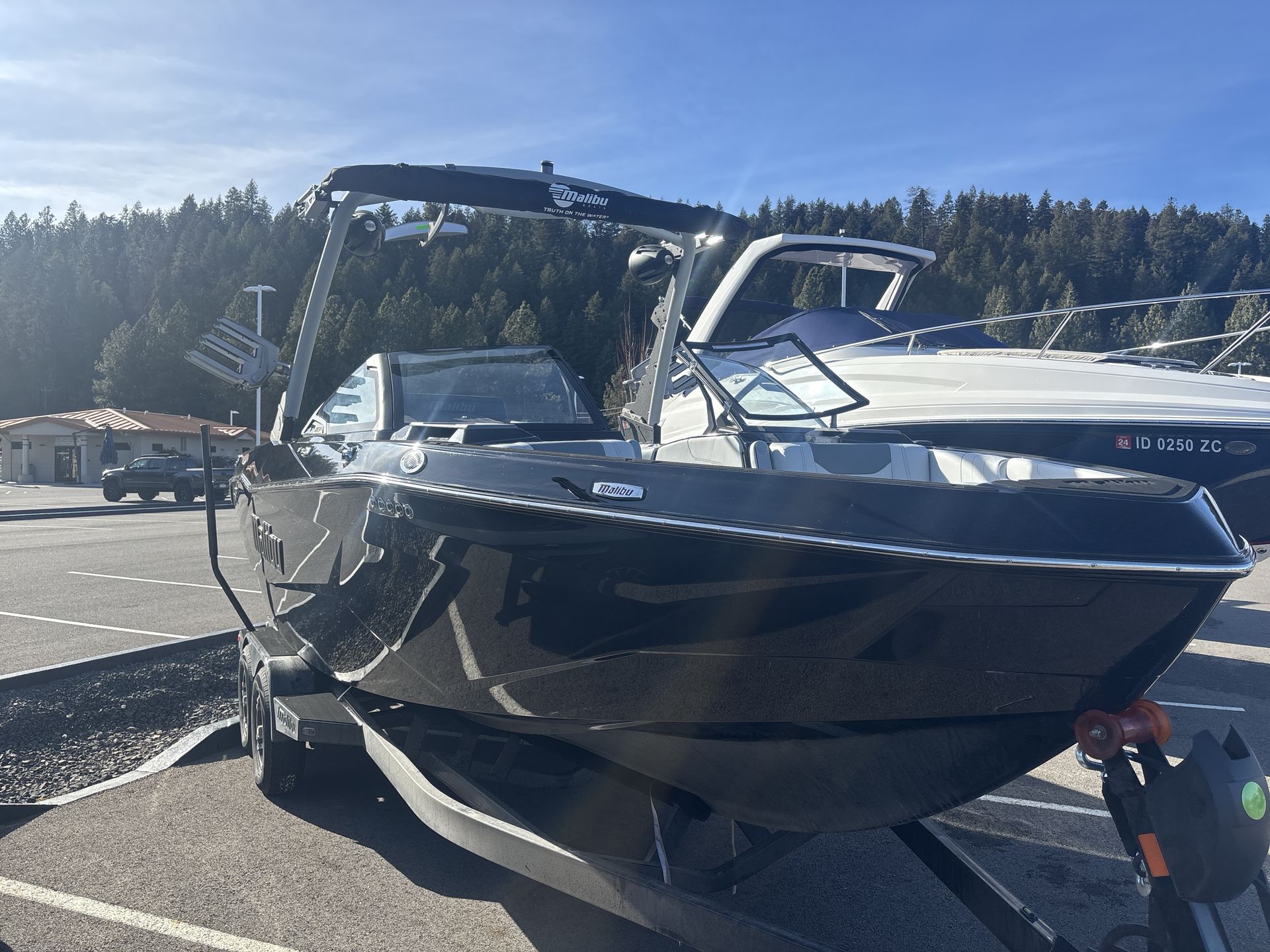2025 Malibu 25LSV