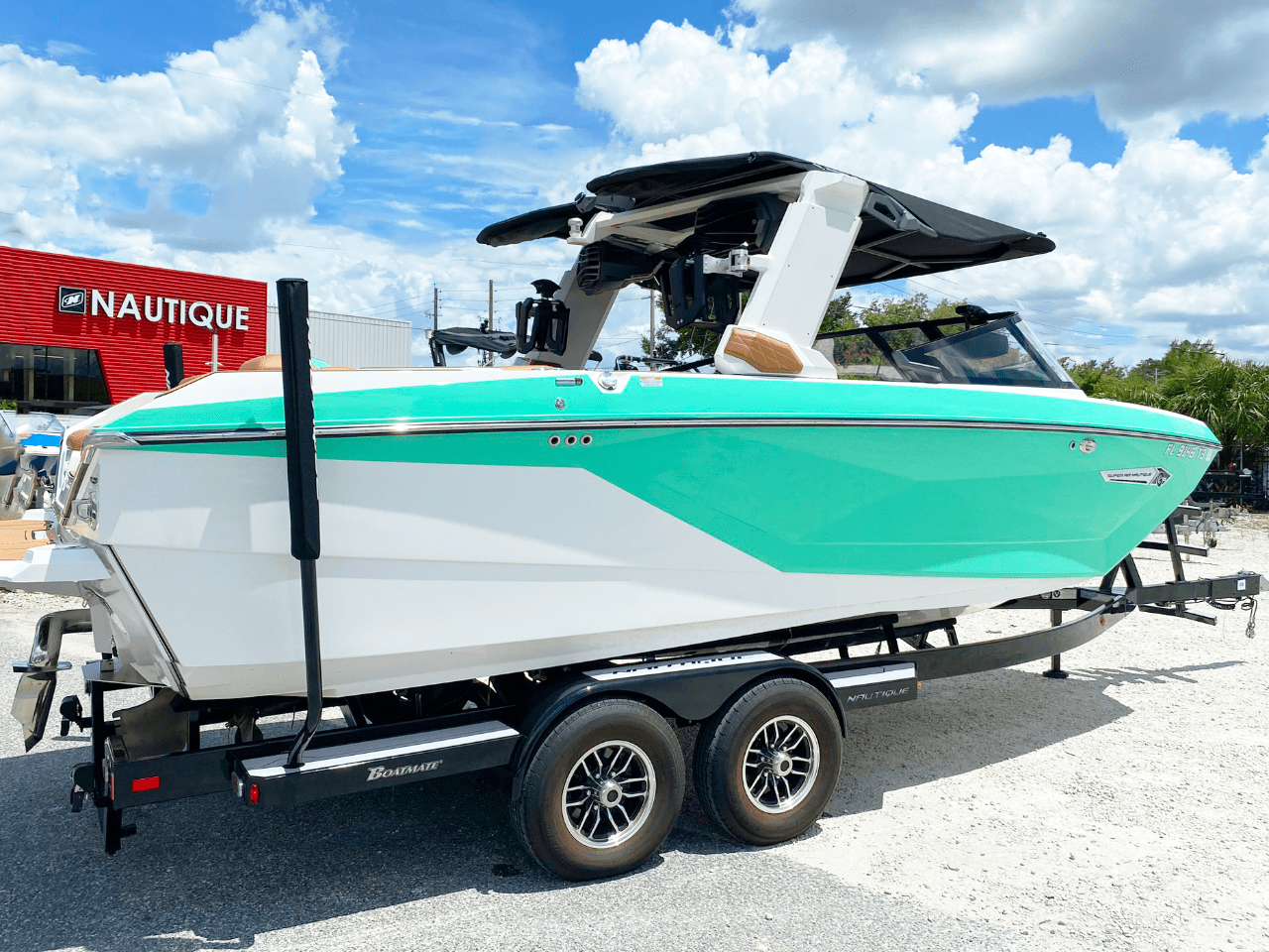 2022 Nautique G23