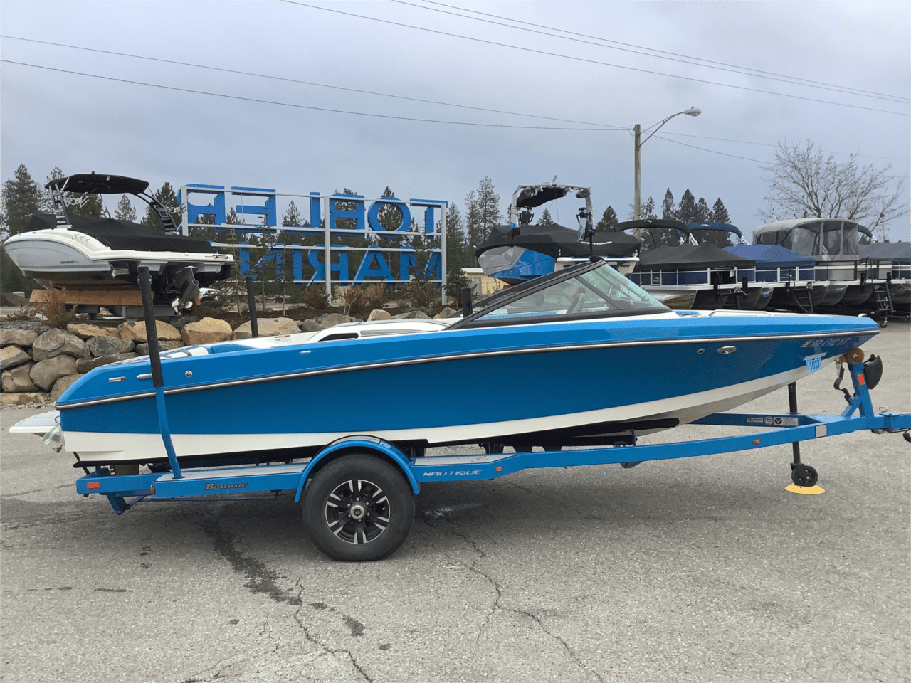 2019 Ski Nautique 200