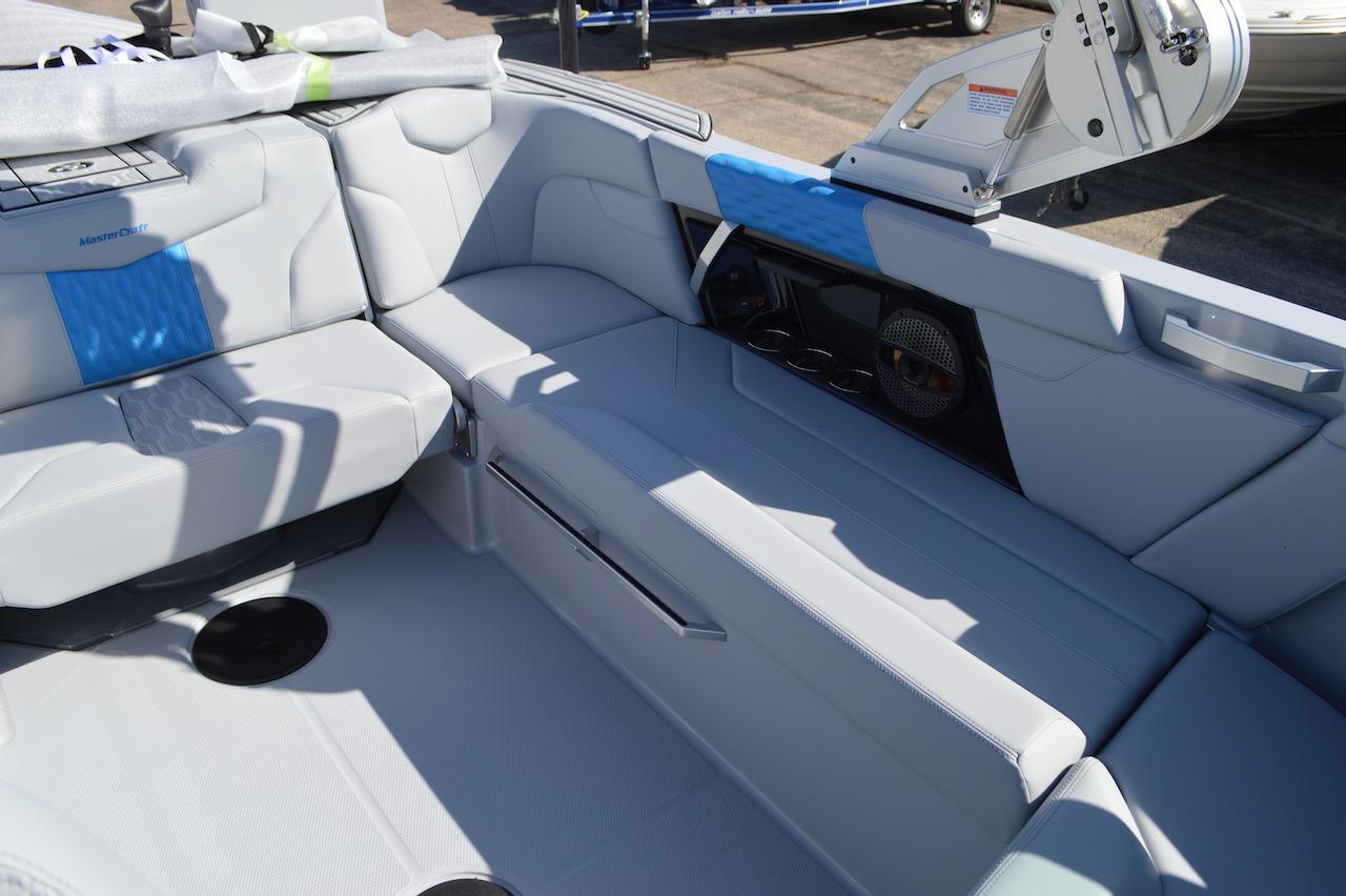 2024 MasterCraft XT22