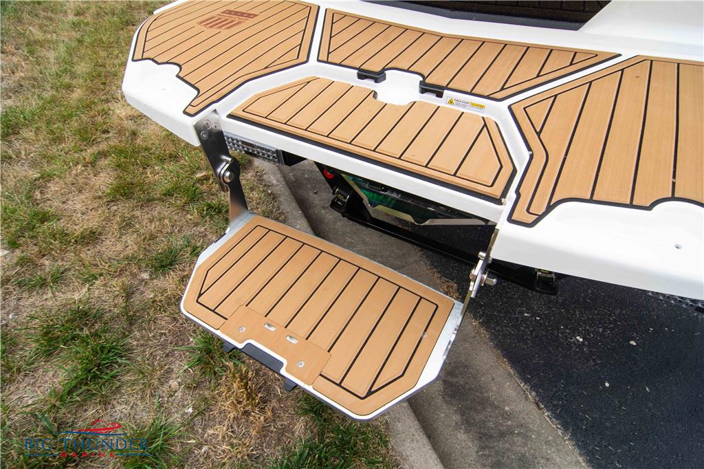 2023 MasterCraft X24