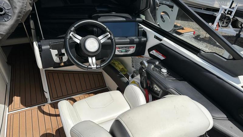2019 Nautique G23