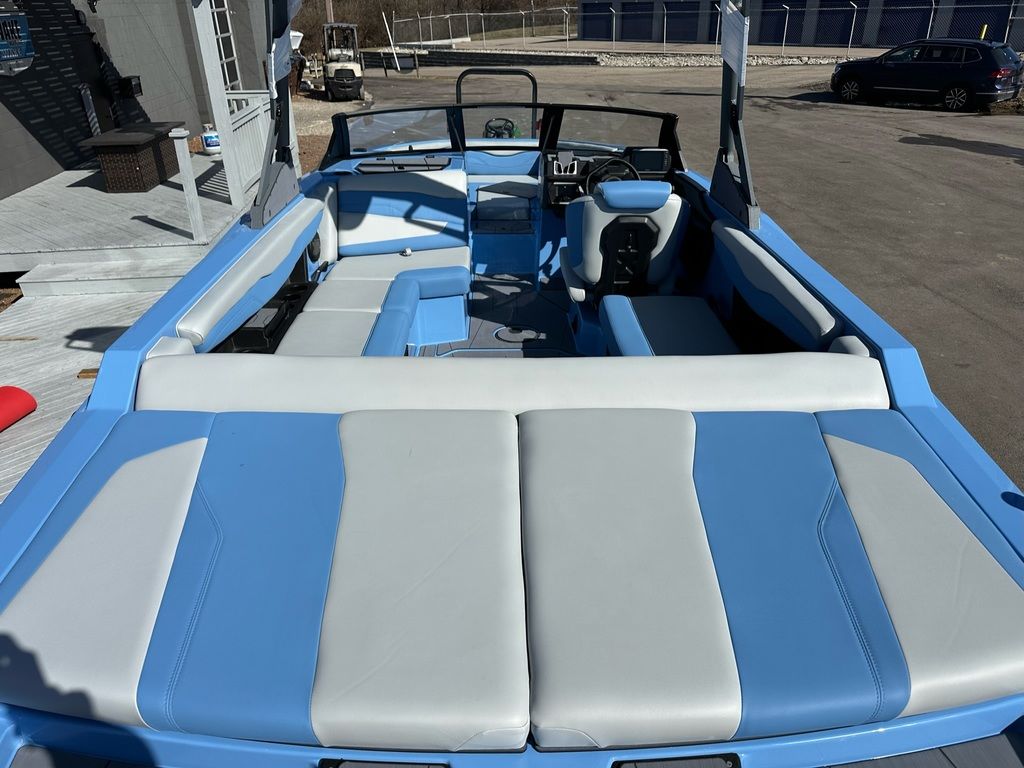 2025 Axis Wake Research T220