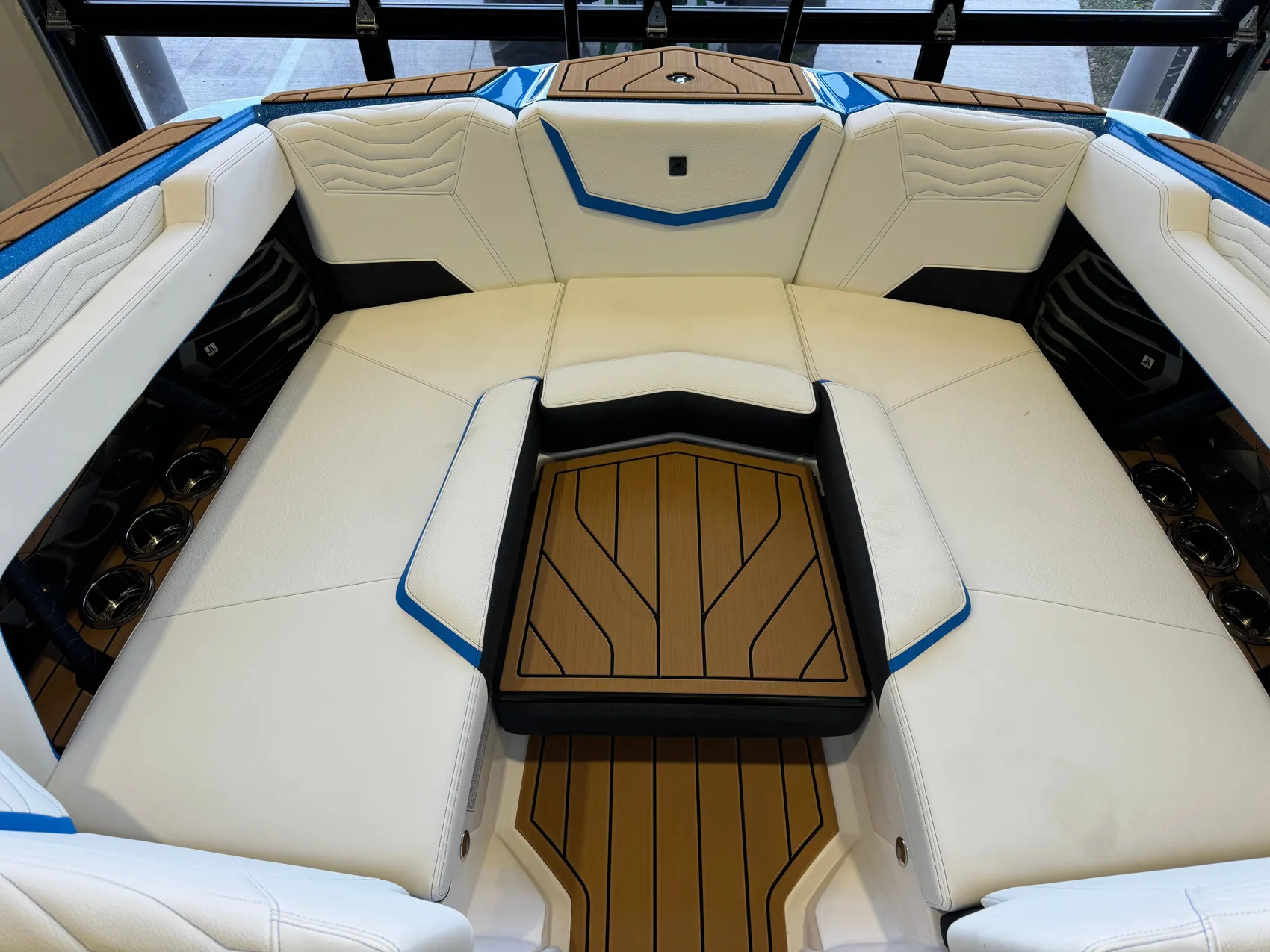 2025 Nautique G23