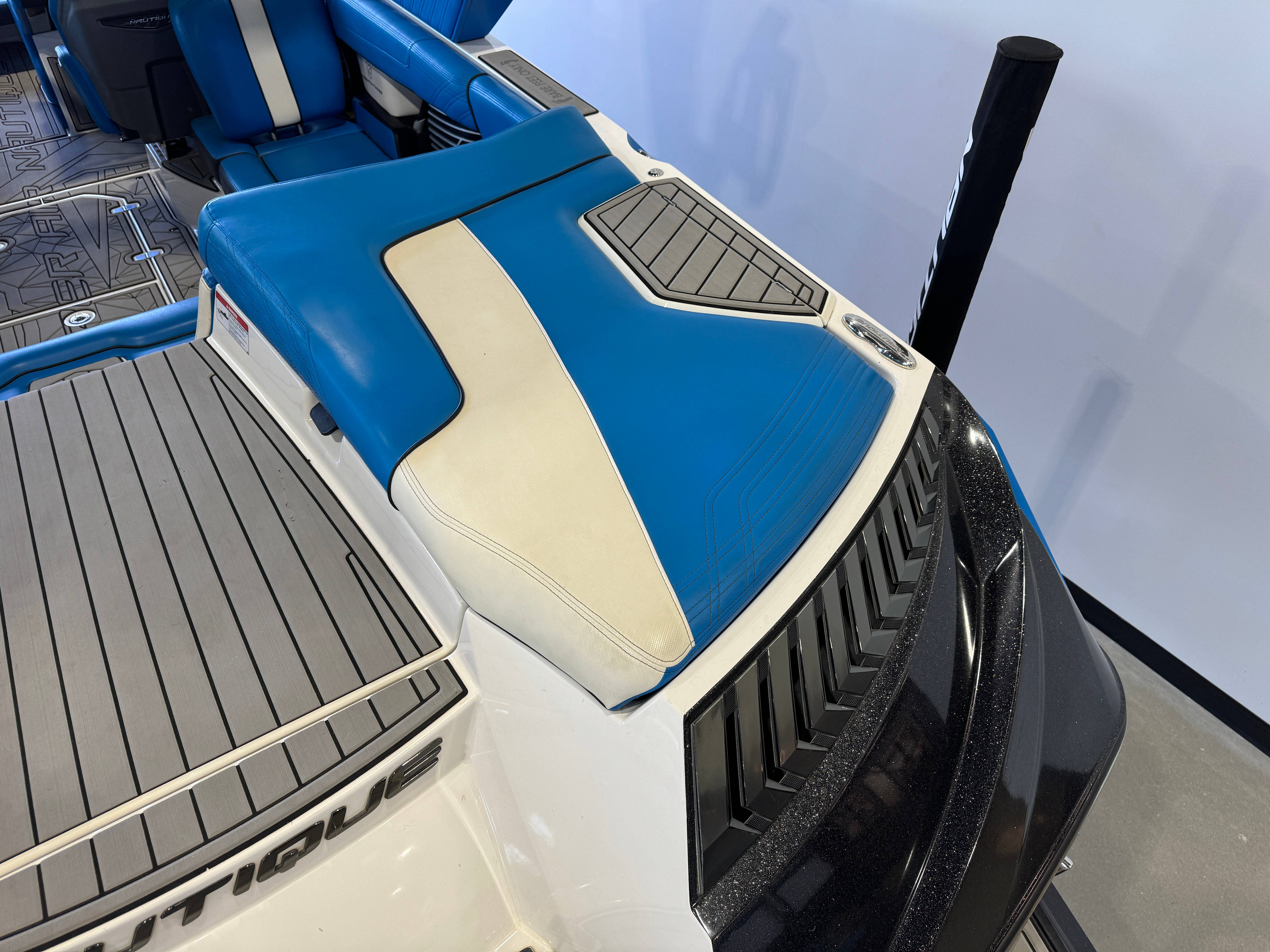 2019 Nautique G23