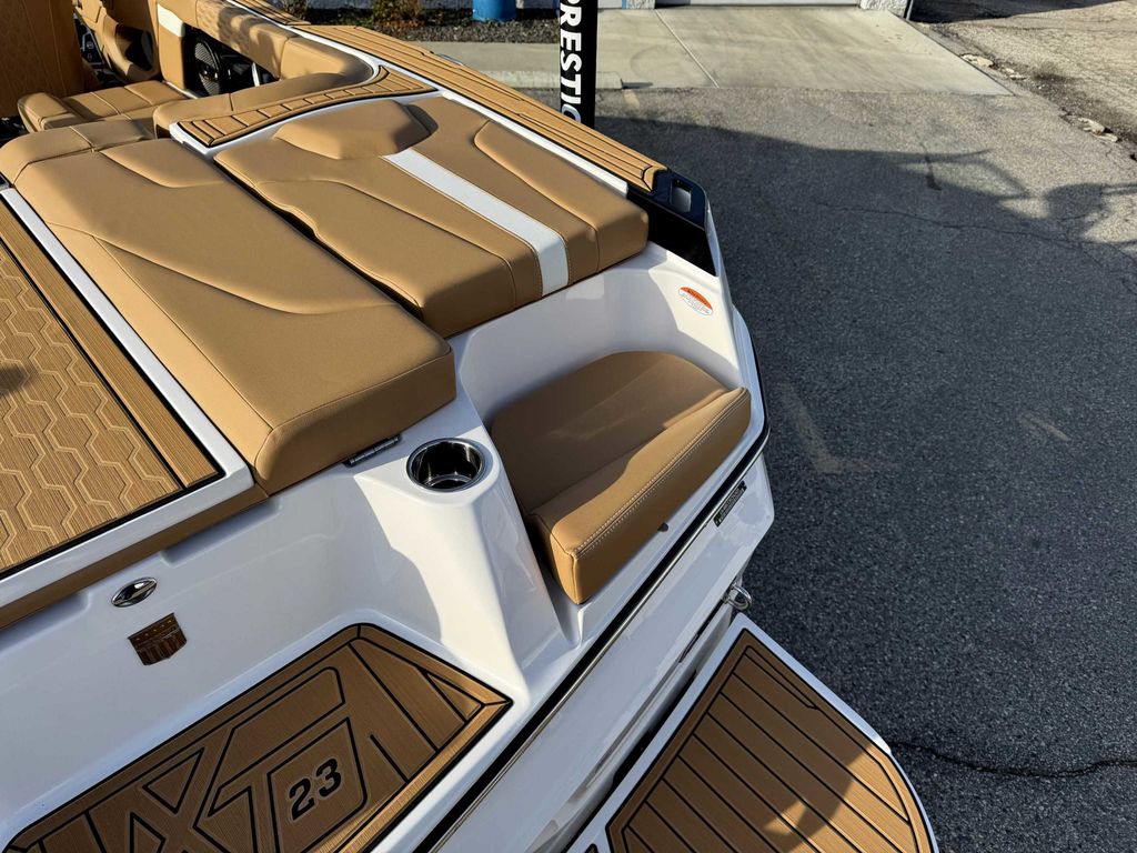 2025 MasterCraft XT23