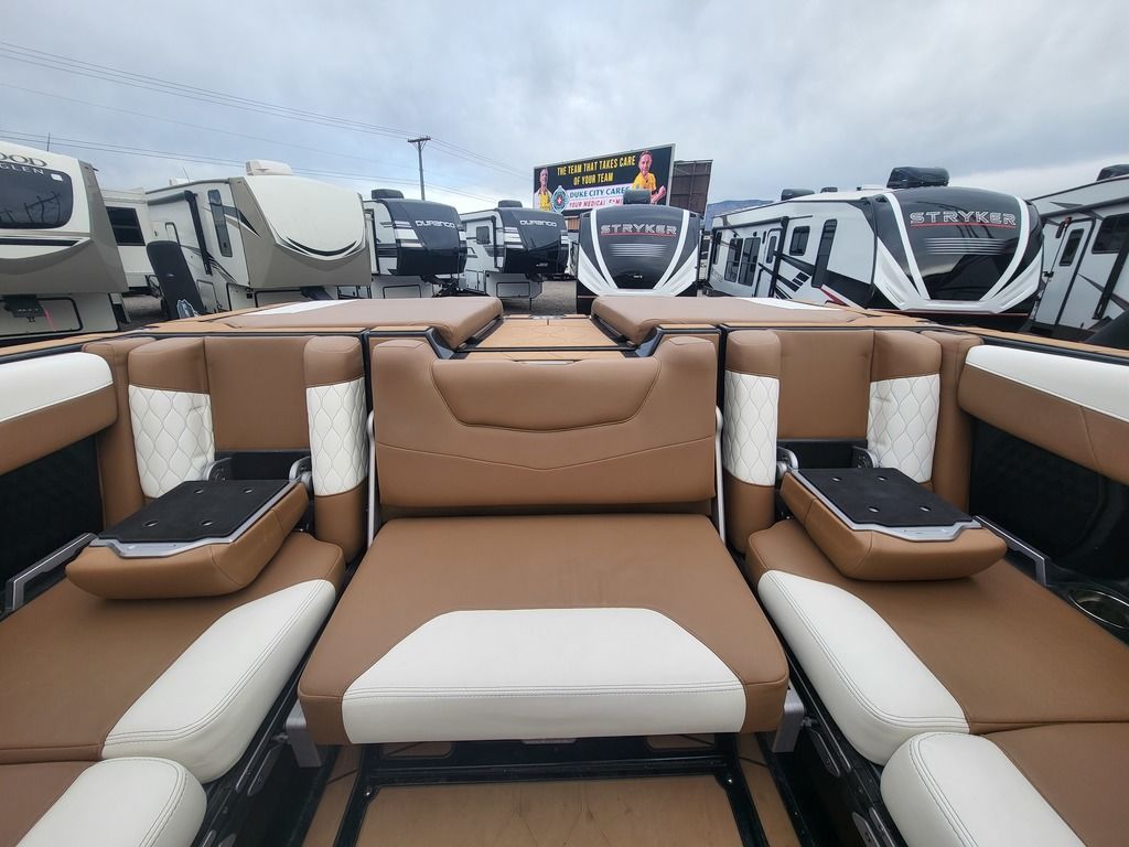 2022 Malibu Boats M240