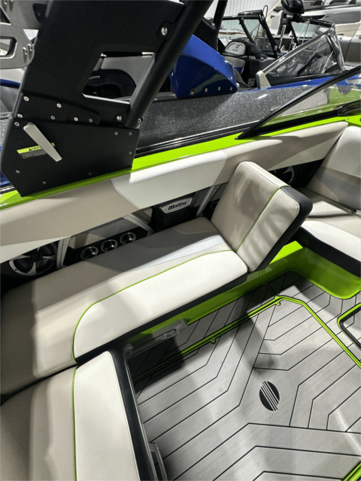 2017 Malibu Wakesetter 22 MXZ