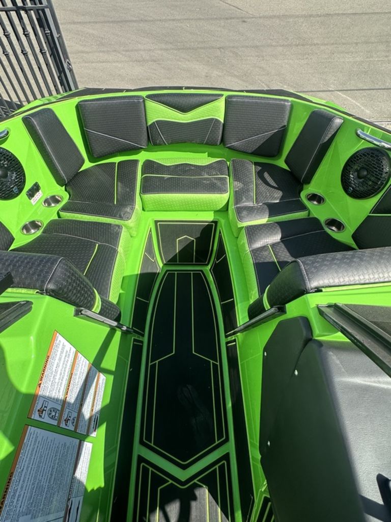2024 supreme boats ZS212
