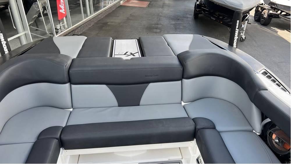 2021 MasterCraft XT21