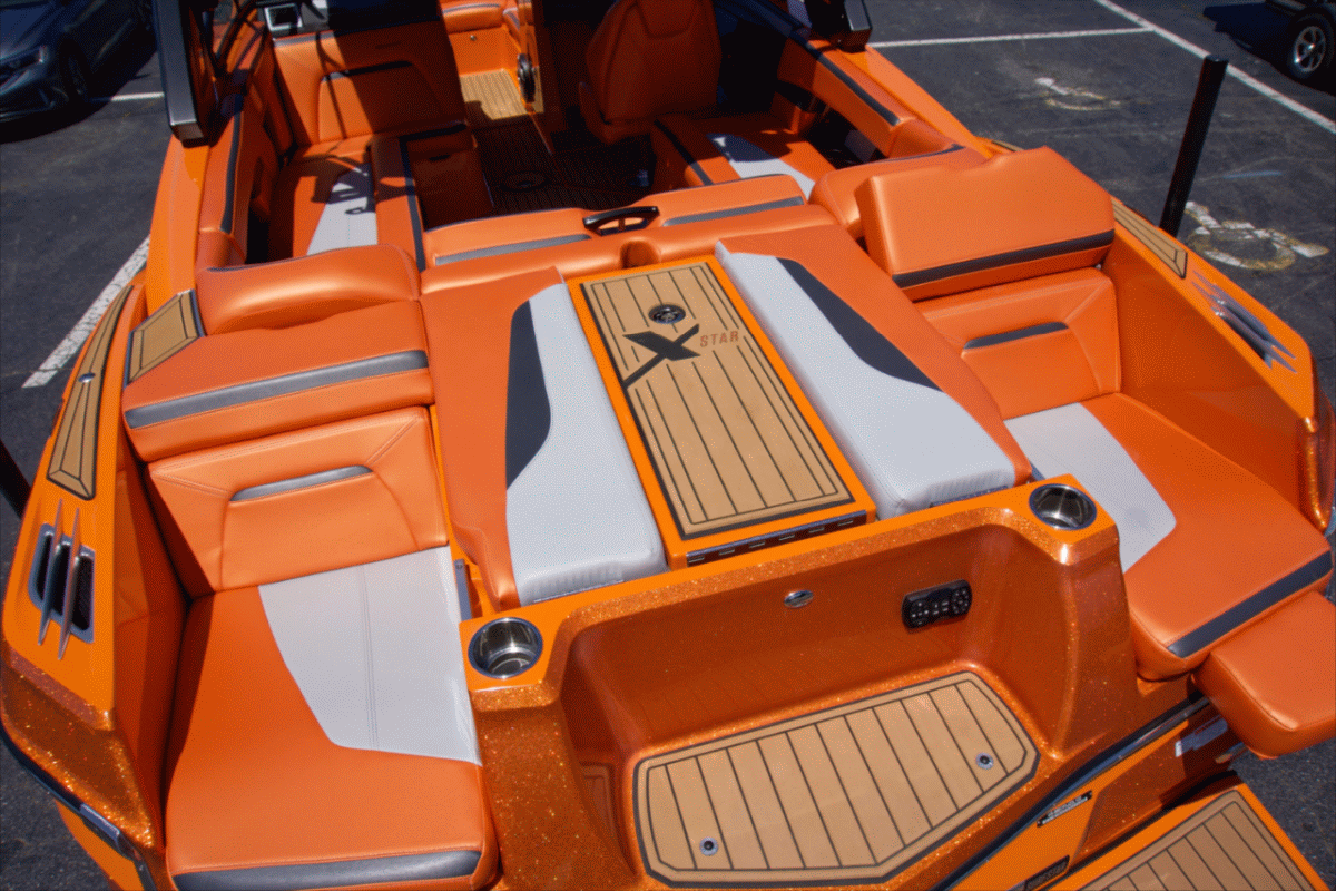 2022 MasterCraft X-Star-S. Low HRS