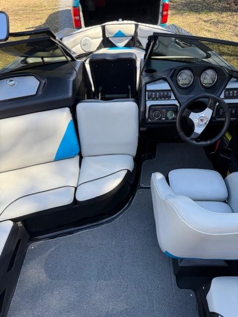 2012 Axis A22 Vandall