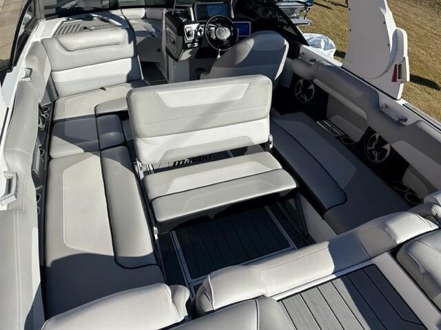 2017 Malibu M235 **Pending Deal**